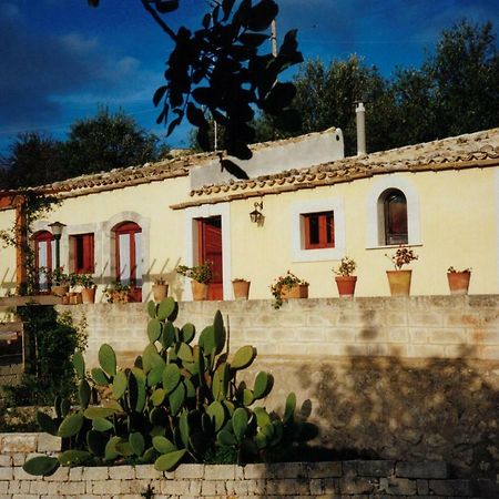 Bed and Breakfast La Suma Sumalia Noto Exterior foto