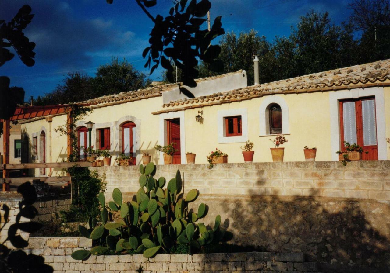 Bed and Breakfast La Suma Sumalia Noto Exterior foto